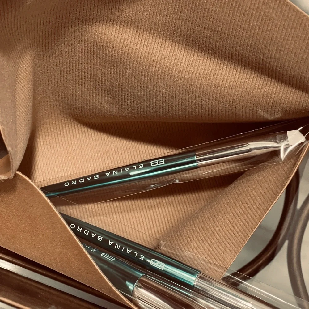 ELAINA BADRO Baby Blues Brush Set - Picture 4 of 7